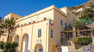 Parcheggio multipiano a Praiano, il TAR boccia la Soprintendenza: via libera ai lavori