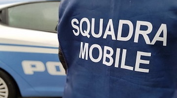 Polizia arresta 71enne: dovrà scontare oltre 9 anni di carcere per truffe e ricettazione tra Napoli e Mercato San Severino