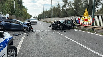 Pontecagnano, frontale in via Lago Trasimeno: due uomini estratti dalle lamiere