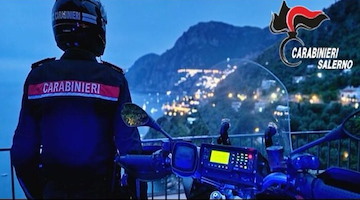 Positano, carabinieri intervengono per sedare lite familiare e vengono aggrediti da un 28enne 