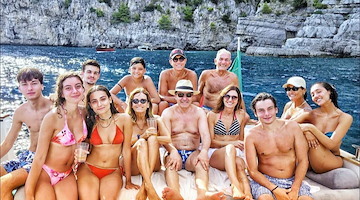 "Positano esempio per tante località turistiche". Gino Sorbillo festeggia il suo compleanno nella Città Verticale 