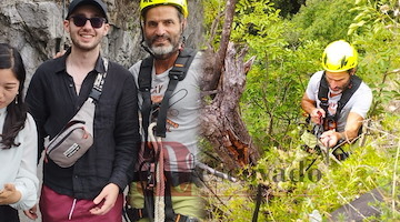 Positano, Fabio Fusco recupera il cellulare di una turista caduto in una scarpata