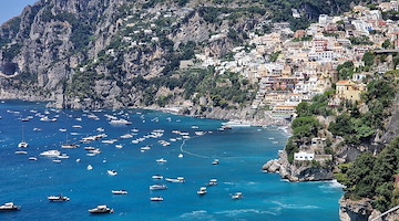 «Positano rivuole le sue spiagge!». Dopo servizio "Mi Manda Raitre" l'opposizione riaccende riflettori sulla gestione della Spiaggia Grande