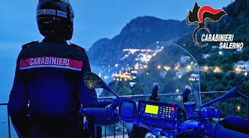 Positano, sequestrata parte di un albergo di lusso per abusi edilizi e occupazione di spiaggia libera