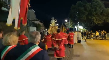 Ravello, modifiche viabilità per i festeggiamenti di San Pantaleone: 26 e 27 luglio scattano divieti di sosta e transito
