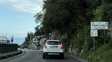 Ravello, stop al traffico in via dei Rufolo per riprese pubblicitarie: il 17 ottobre scatta il divieto