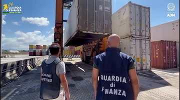 Reggio Calabria: sequestrati 288 chilogrammi di cocaina presso il porto di Gioia Tauro