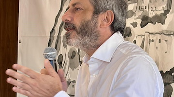 Regionali Campania, Roberto Fico rilancia il reddito di dignità: “Aiuto per i deboli”