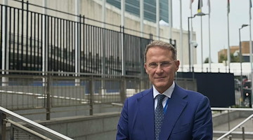 Regionali, Cirielli promette riforma sanità regionale nei primi cento giorni: «Tutelare salute è priorità assoluta»