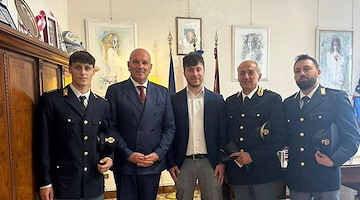 Roma, provvidenziale l'intervento di due poliziotti che salvano bimbo colto da malore 