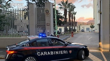 Salerno, arrestati due uomini per detenzione illegale di armi e tentato omicidio: colpi di pistola dopo un alterco a Matierno