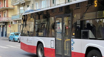 Salerno, brutale aggressione ai danni di autista di Busitalia. Sindacati chiedono interventi immediati 