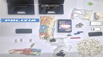 Salerno, due giovani arrestati per droga: sequestrati oltre 1,3 kg di cocaina e un'arma clandestina
