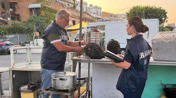 Salerno e provincia, controlli dei NAS sulla sicurezza alimentare: chiuso un ristorante e sequestrata carne priva di tracciabilità