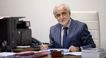 Secondo Amalfitano agli amministratori del Comune e della Fondazione: «Avete firmato una delle pagine più buie della storia di Ravello»