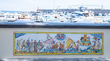 Sei pannelli d'autore in mostra sul lungomare di Amalfi 