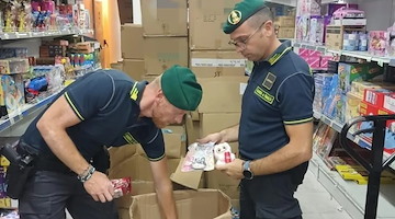 Sequestrati 19 mila articoli contraffatti: operazione della Guardia di Finanza di Cava de' Tirreni 