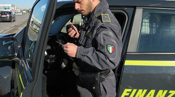 Smantellata rete di truffe su falsi incidenti tra Roma e Santa Maria Capua Vetere: coinvolti anche tre Giudici di Pace
