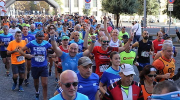 Spaccanapoli, 15 giugno torna la corsa tra i dedali dei decumani: dieci chilometri lungo una storia di 43 anni