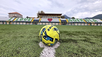 Stadio Comunale di Agerola, inaugurate le nuove tribune dedicate a Nicola Acunto e Antonio Longobardi