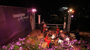 Stasera a Vietri sul Mare il concerto di Manù Squillante: emozioni “Tra la Mano, l’Occhio e il Cuore”