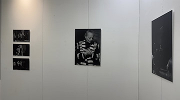 Successo a Palazzo Mezzacapo per l’omaggio a Enzo Moscato: si chiude l'esposizione curata da Adele Filomena