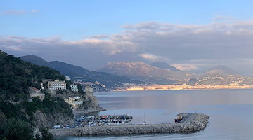 TAR annulla nuovo regolamento porto di Cetara: sospesi 25 stalli di sosta per i residenti