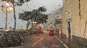 Temporali improvvisi e raffiche di vento: prorogata l’allerta meteo gialla fino a domani, martedì 8 luglio