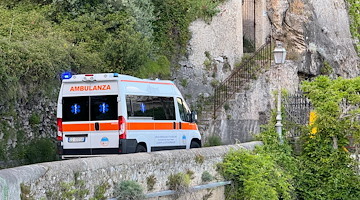 Tragedia a Cetara: anziano in bici travolto da un’auto all’alba sulla Statale Amalfitana