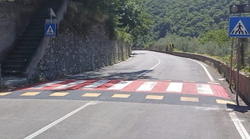 Tramonti investe sulla sicurezza stradale: in arrivo attraversamenti pedonali rialzati e segnaletica anti-velocità