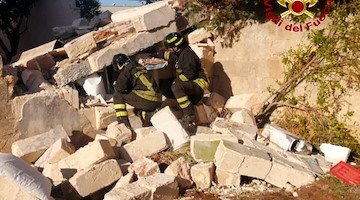 Tre carabinieri morti in un’esplosione durante uno sgombero: tragedia a Castel d'Azzano