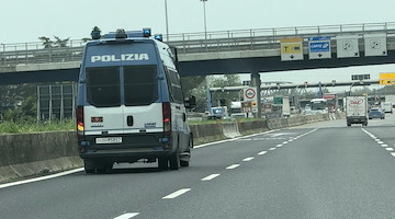 Truffano anziana a Reggio Calabria, ma vengono arrestati a Sala Consilina: bottino restituito grazie alla Polizia