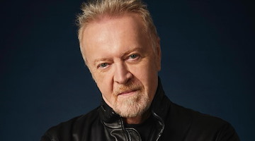 Umberto Tozzi in concerto a Maiori: il 21 agosto tappa in Costiera Amalfitana con “L’Ultima Notte Rosa – The Final Tour”