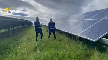 Varese, scoperta truffa da oltre 5 milioni di euro su incentivi per il fotovoltaico: tre società sotto indagine