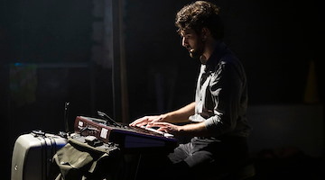 Vietri sul Mare, emozioni in musica con Marco De Simone e il suo recital “Nel mezzo”