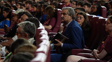 Vietri sul Mare incanta il Giffoni Film Festival: premiato il maestro ceramista Franco Raimondi