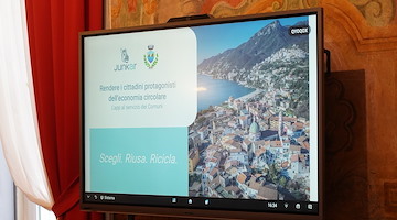 Vietri sul Mare, presentata l'App Junker: ottimizzerà la gestione dei rifiuti e la comunicazione tra residenti e turisti 