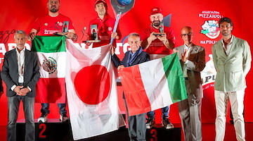 Yoshi Ootusubo è il nuovo Campione del mondo dei pizzaiuoli: il Giappone conquista il Trofeo Caputo 2025