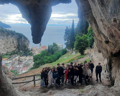 Gli studenti del Liceo Scientifico di Amalfi in visita al Santuario di Santa Maria del Bando ad Atrani