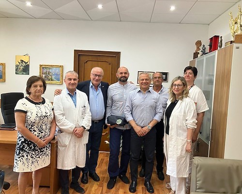 Il figlio muore, genitori di Sorrento donano al Pascale di Napoli apparecchiatura per salvare altre vite