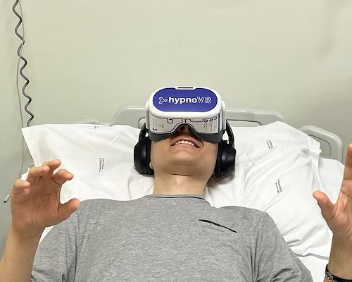 Pagani, realtà virtuale per i pazienti ematologici: l'ospedale sperimenta l'umanizzazione digitale delle cure