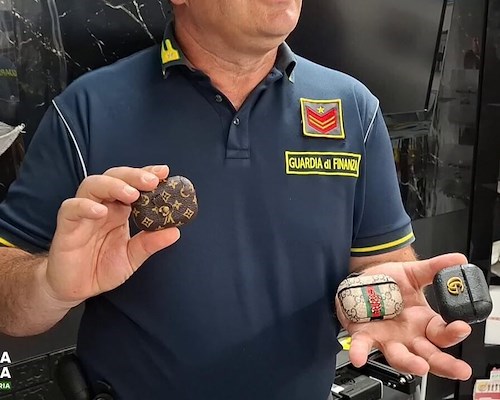 Reggio Calabria, scoperto opificio clandestino di prodotti contraffatti venduti su TikTok