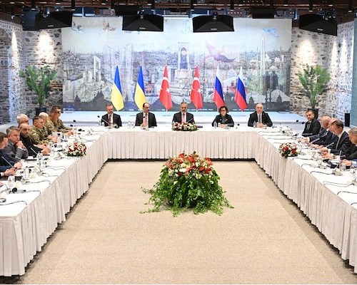 Russia e Ucraina si incontrano a Istanbul: intesa su scambio di prigionieri e bozze per il cessate il fuoco