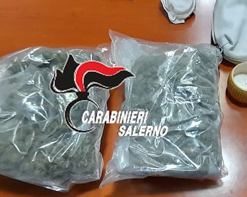 Trovata in possesso di sostanze stupefacenti e contanti: arrestata spacciatrice a Campagna 