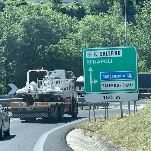 A2, camionista accosta il mezzo e muore: dramma tra Eboli e Battipaglia