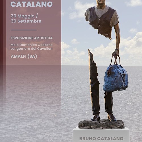 Ad Amalfi «i viaggiatori» di Bruno Catalano: 4 monumentali sculture in mostra sul lungomare 