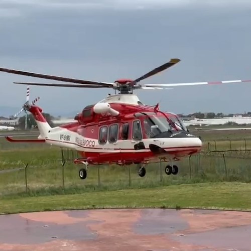Al Reparto Volo dei Vigili del Fuoco di Salerno arriva "Drago 161", elicottero di ultima generazione