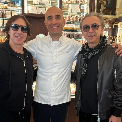 Albertino e Fargetta alla Pasticceria Pansa: tra musica e dolci, un pomeriggio da ricordare ad Amalfi