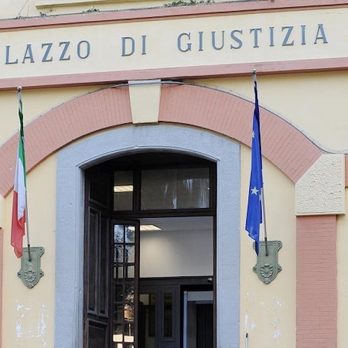 Bancarotta fraudolenta patrimoniale: confiscati oltre 2,5 milioni di euro a tre noti imprenditori del Salernitano<br />&copy; Guardia di Finanza