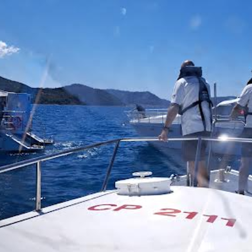 Barca in avaria nelle acque di Castellabate: diportisti in difficoltà soccorsi dalla Guardia Costiera 